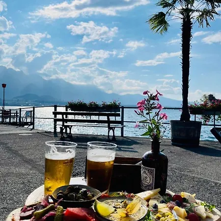 -the Urbanist- Lakeview Free Parking 2bd Fast Wifi 아파트 *