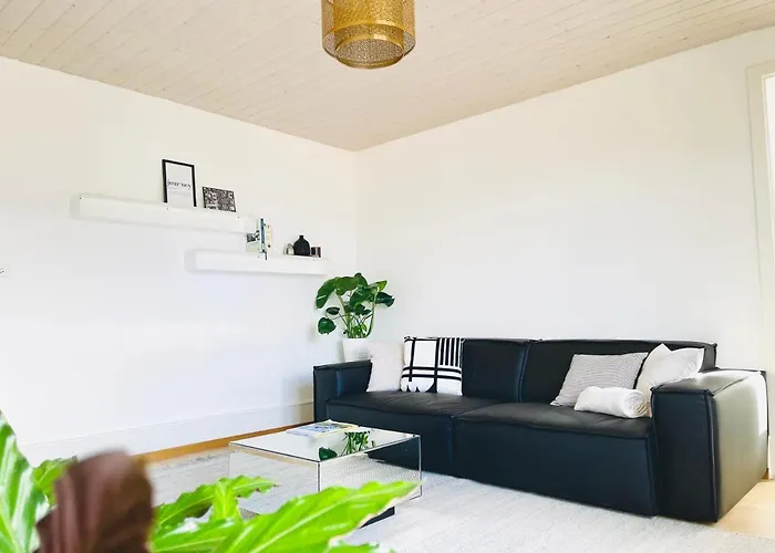 -the Urbanist- Lakeview Free Parking 2bd Fast Wifi Appartement Oberhofen