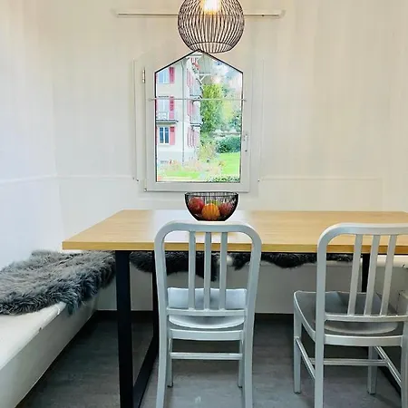 -the Urbanist- Lakeview Free Parking 2bd Fast Wifi Oberhofen