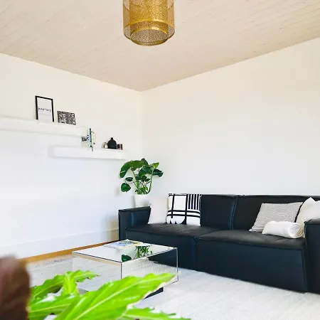 -the Urbanist- Lakeview Free Parking 2bd Fast Wifi Apartment Oberhofen